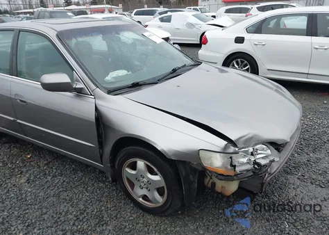 2000 Honda Accord 3.0 Ex from USA, damaged, VIN 1HGCG1658YA013863